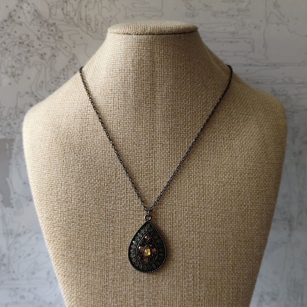 3/$20💗Vintage Teardrop Pendant Necklace Lobster Clasp - Picture 1 of 7
